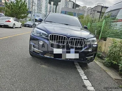 Photo 1 of 33: 2017 BMW X5 xDrive30d — Korean insurance auction