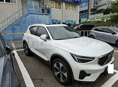 Photo 1 of 12: 2024 Volvo XC40 B4 AWD — Korean insurance auction