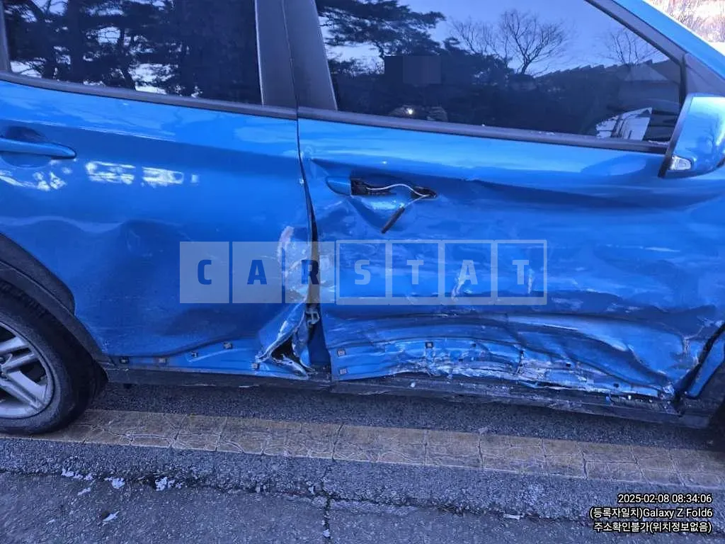 Photo 2 of 10: 2017 Hyundai Kona — Korean insurance auction