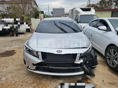 Photo 1 of 10: 2017 Kia K3, VIN KNAFX412BHA962324 — Korean insurance auction