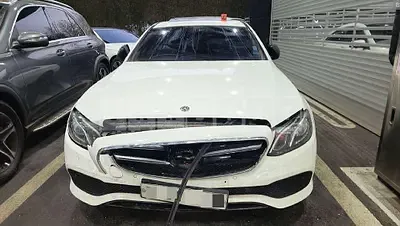 Photo 1 of 4: 2020 Mercedes-Benz E 250 — Korean insurance auction