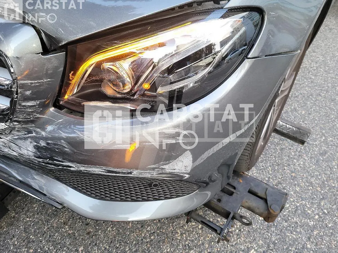 Photo 2 of 18: 2018 Mercedes-Benz E300 4Matic, VIN WDDZF4KB0JA377747 — Korean insurance auction