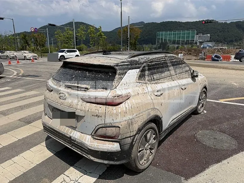 Photo 2 of 5: 2019 Hyundai Kona Electric Car — Korean insurance auction