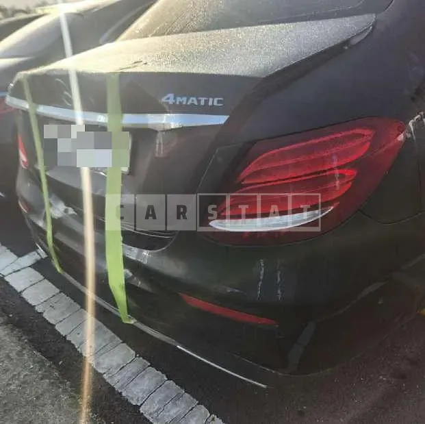 Photo 2 of 23: 2019 Mercedes-Benz E300 4Matic — Korean insurance auction
