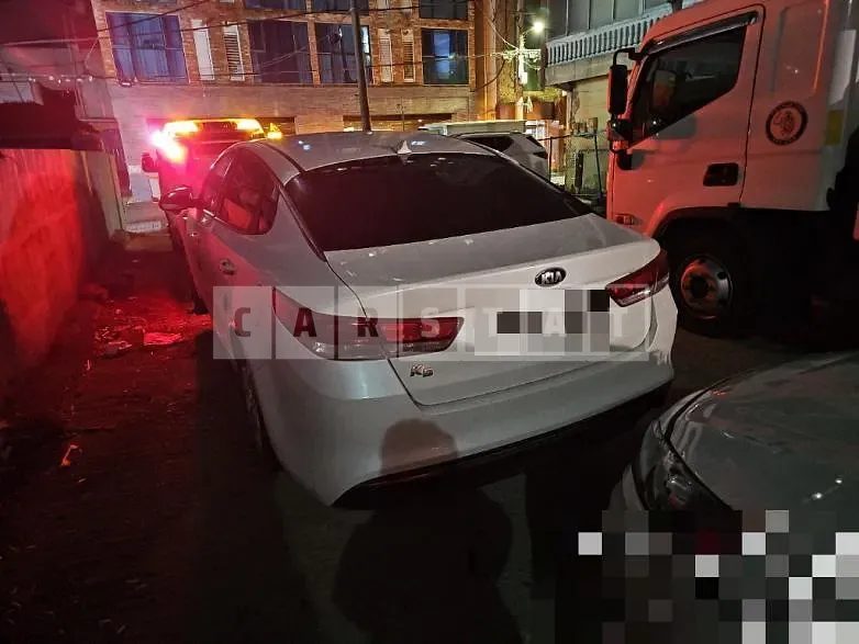Photo 2 of 15: 2016 Kia K5 2.0 LPG, VIN KNAGS416BGA095015 — Korean insurance auction
