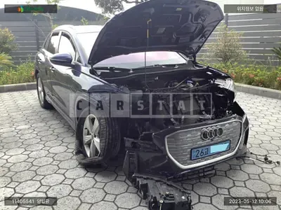 Photo 1 of 19: 2022 Audi Q4 e-tron 40, VIN WAUZZZFZ4NP042934 — Korean insurance auction