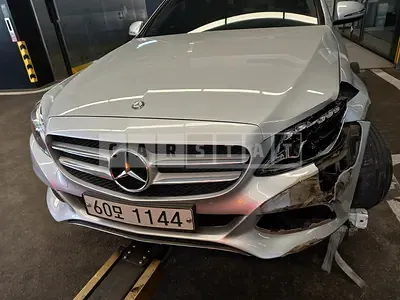 Photo 1 of 11: 2017 Mercedes-Benz C220d 4Matic, VIN WDDWF0FB7HR283401 — Korean insurance auction