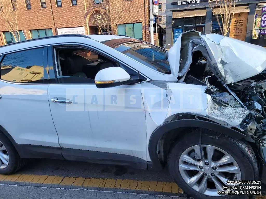 Photo 2 of 14: 2018 Hyundai Santa Fe — Korean insurance auction