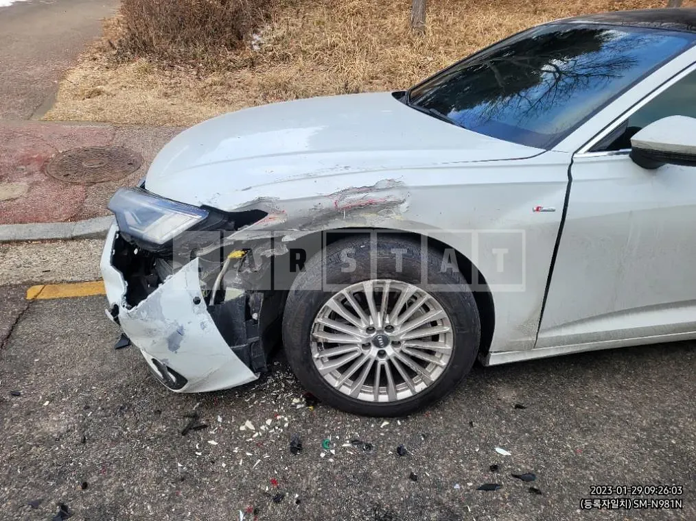 Photo 2 of 5: 2019 Audi A6 45 TFSI quattro, VIN WAUZZZF22LN012195 — Korean insurance auction
