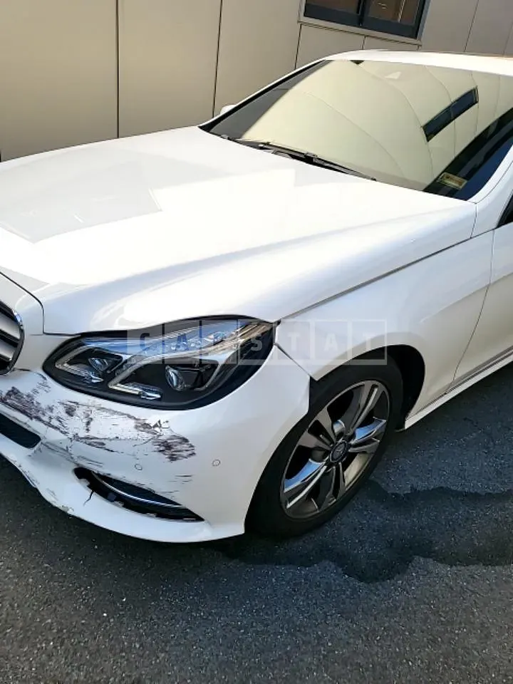 Photo 2 of 30: 2015 Mercedes-Benz E220 BlueTec, VIN WDDHF0AB7FB142124 — Korean insurance auction