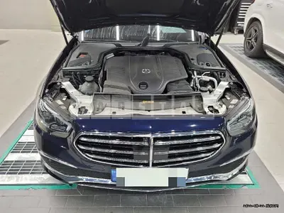 Photo 1 of 11: 2021 Mercedes-Benz E450 4Matic, VIN W1KZF5KBXMA906079 — Korean insurance auction