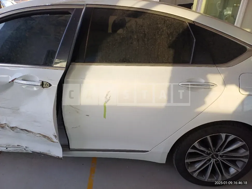 Photo 2 of 13: 2016 Genesis 3.3 — Korean insurance auction