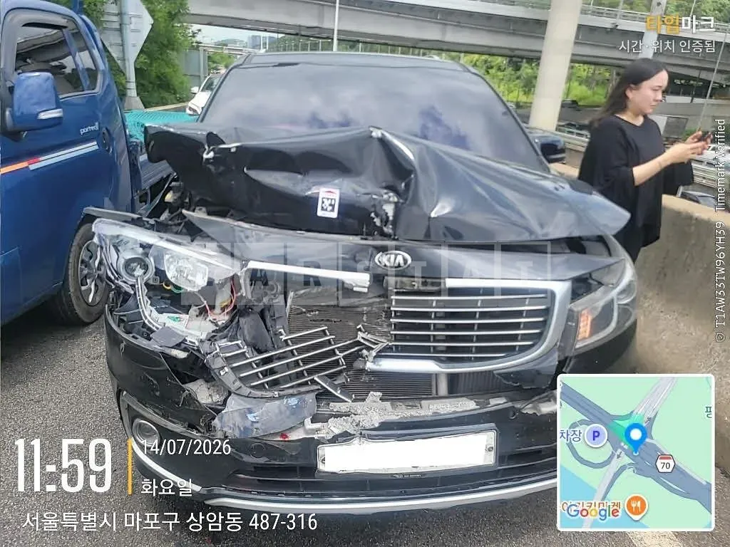 Photo 2 of 10: 2015 Kia Carnival, VIN KNAMB81ABGS167967 — Korean insurance auction