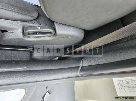 Photo 2 of 28: 2019 MINI Cooper — Korean insurance auction