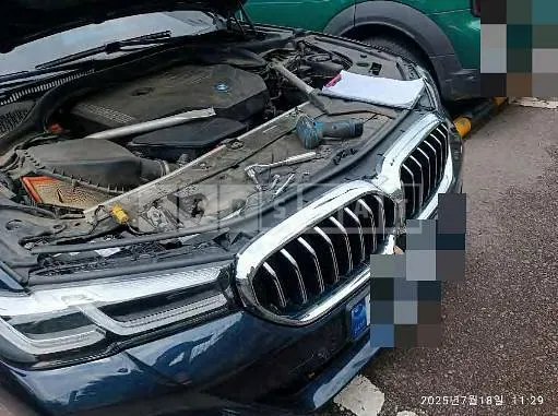 Photo 2 of 16: 2021 BMW 520i — Korean insurance auction