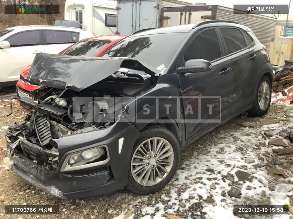 Photo 2 of 7: 2017 Hyundai Kona, VIN KMHK4815GJU008314 — Korean insurance auction