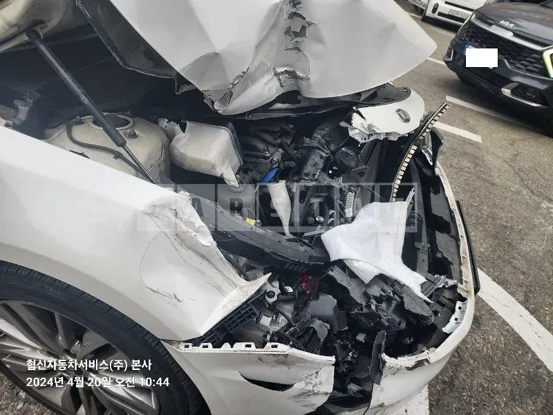 Photo 2 of 23: 2019 Kia K5 — Korean insurance auction