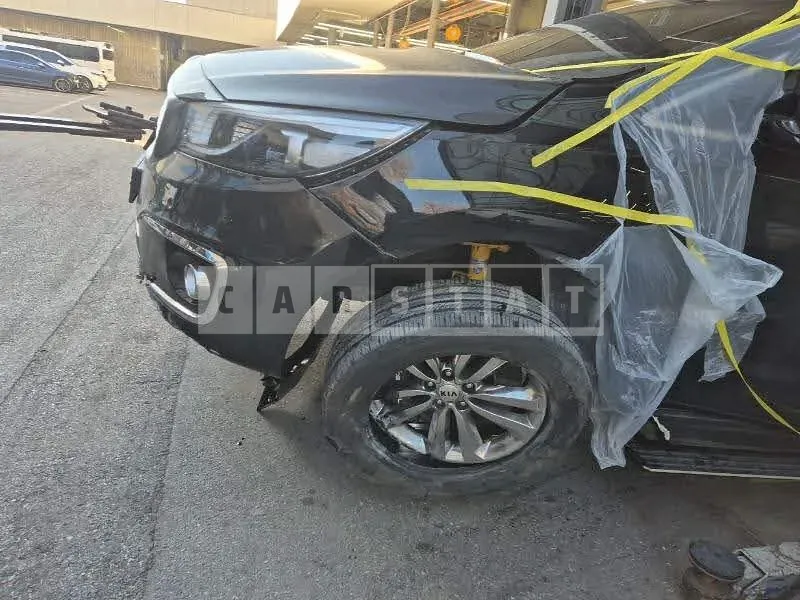 Photo 2 of 12: 2016 Kia Carnival, VIN KNAME81ABGS233769 — Korean insurance auction