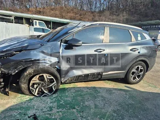 Photo 2 of 45: 2023 Kia Sportage — Korean insurance auction