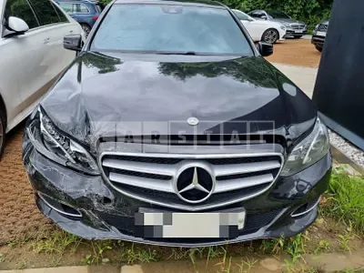 Photo 1 of 4: 2015 Mercedes-Benz E220 BlueTec — Korean insurance auction