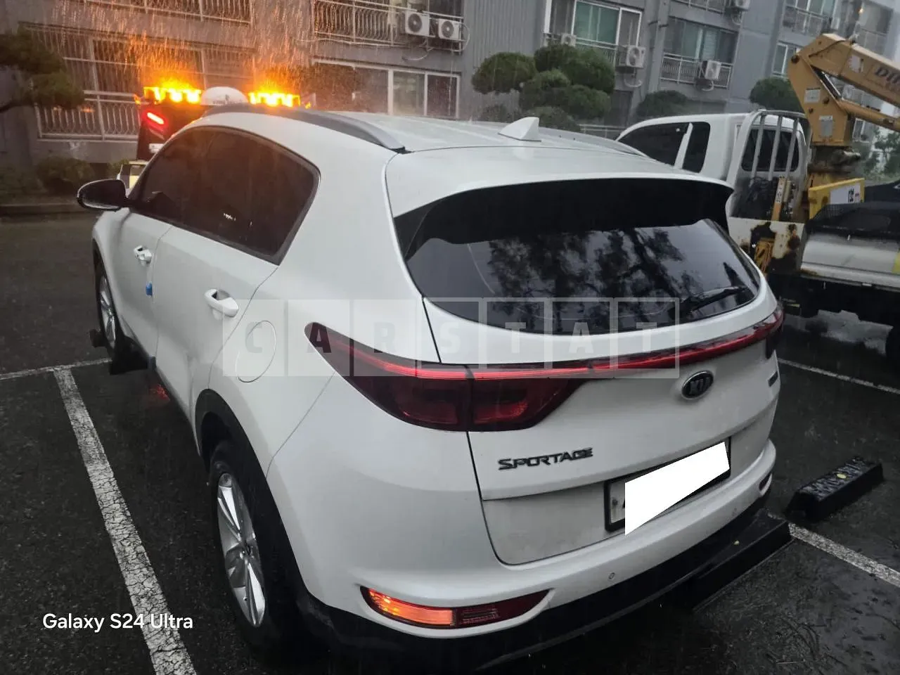Photo 2 of 4: 2017 Kia Sportage, VIN KNAPM813BJK409886 — Korean insurance auction