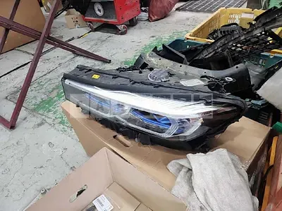 2020 (Parts) BMW 745Le Light