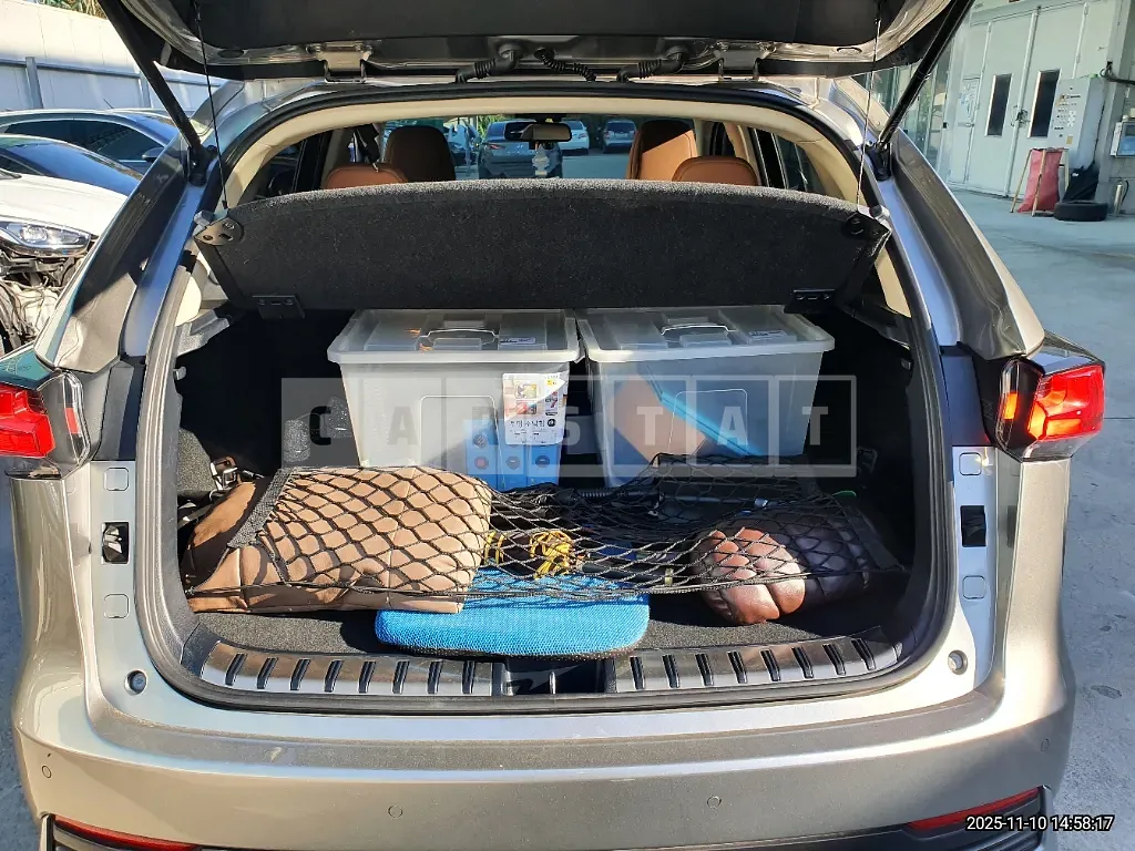 Photo 2 of 63: 2018 Lexus NX300h — Korean insurance auction