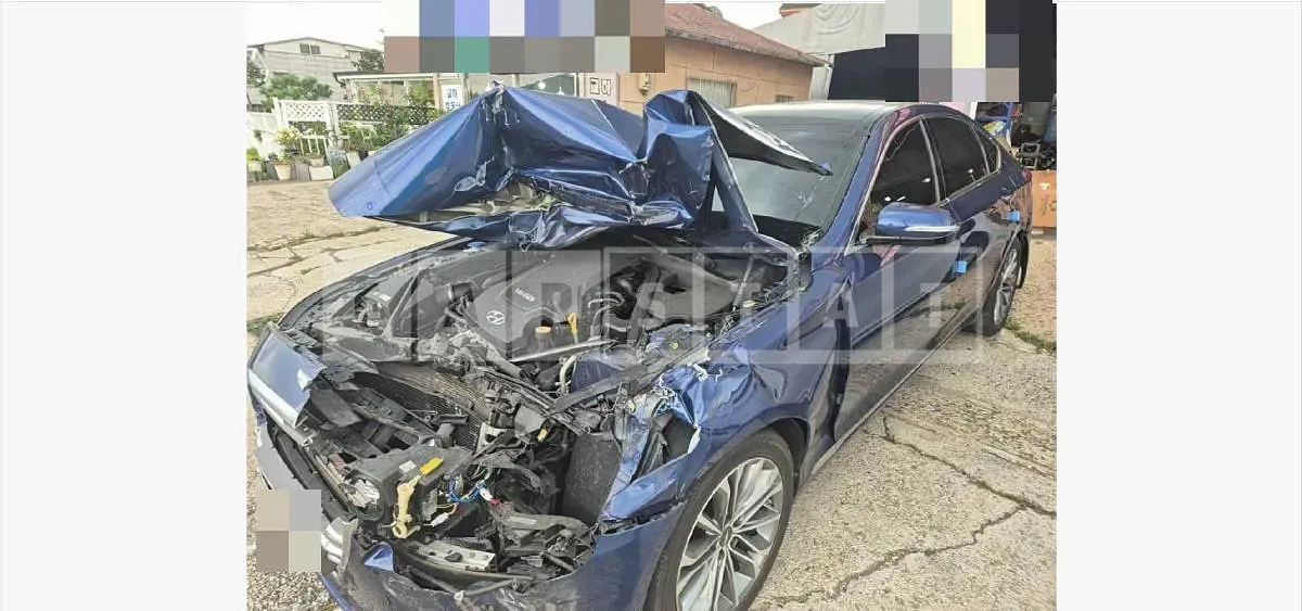 Photo 2 of 34: 2016 Genesis G80, VIN KMHGL41DDGU170674 — Korean insurance auction