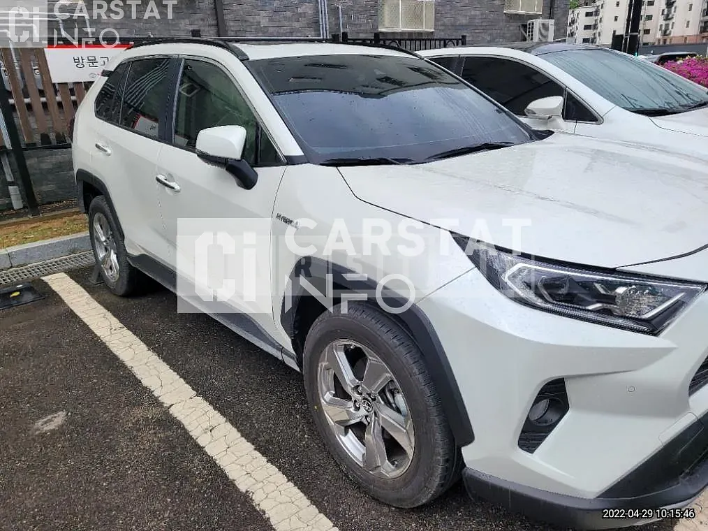 Photo 2 of 23: 2021 Toyota RAV4 Hybrid AWD, VIN JTMDWRFV0MD116885 — Korean insurance auction