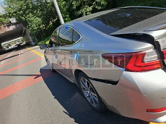 Photo 2 of 38: 2017 Lexus ES300h — Korean insurance auction