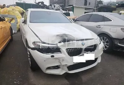 Photo 1 of 42: 2016 BMW 520d, VIN WBA5E5104GG071140 — Korean insurance auction