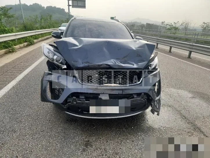 Photo 2 of 18: 2015 Kia Sorento 2.0 — Korean insurance auction