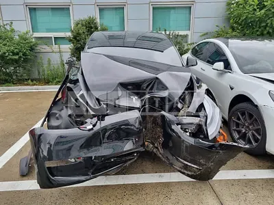 Photo 1 of 37: 2023 Tesla Model Y Long Range, VIN 7SAYGDEE5PF640861 — Korean insurance auction