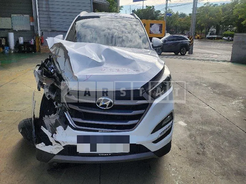 Photo 2 of 27: 2015 Hyundai Tucson 2.0 — Korean insurance auction