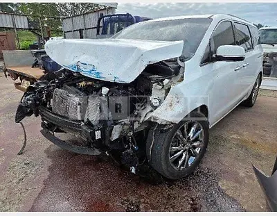 Photo 1 of 4: 2018 Kia Carnivals — Korean insurance auction