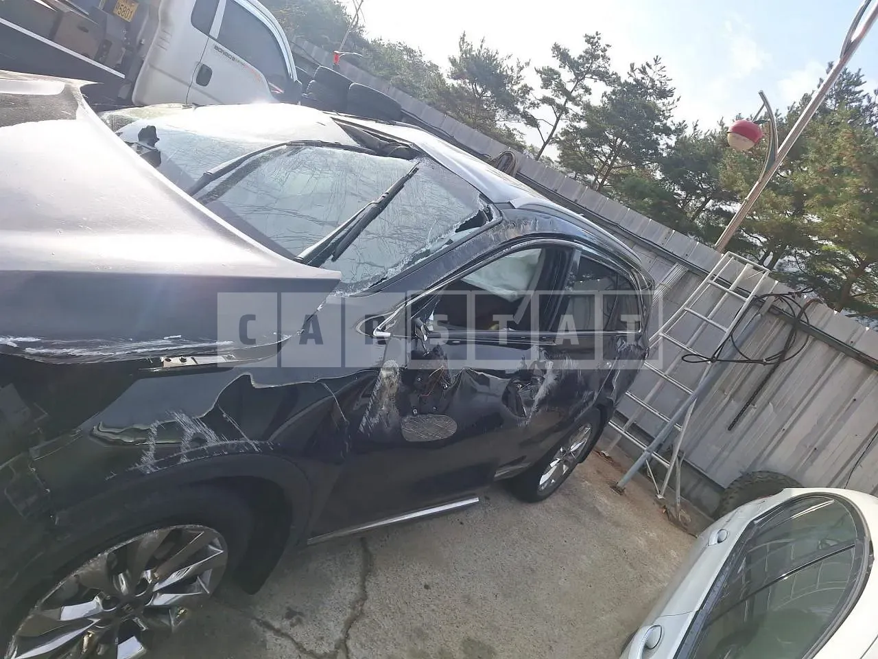 Photo 2 of 10: 2018 Kia Sorento, VIN KNAPS81BBJA443009 — Korean insurance auction