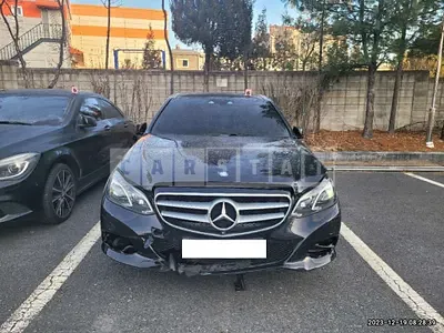 Photo 1 of 19: 2016 Mercedes-Benz E250 BlueTec 4Matic, VIN WDDHF9HB5GB260233 — Korean insurance auction