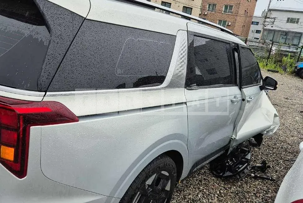 Photo 2 of 58: 2025 Kia Carnivals — Korean insurance auction
