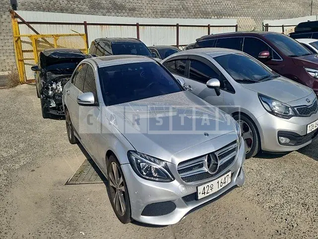 Photo 2 of 50: 2018 Mercedes-Benz C 220d — Korean insurance auction