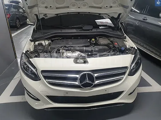 Photo 2 of 8: 2018 Mercedes-Benz B220, VIN WDDMH4FB7JN241848 — Korean insurance auction