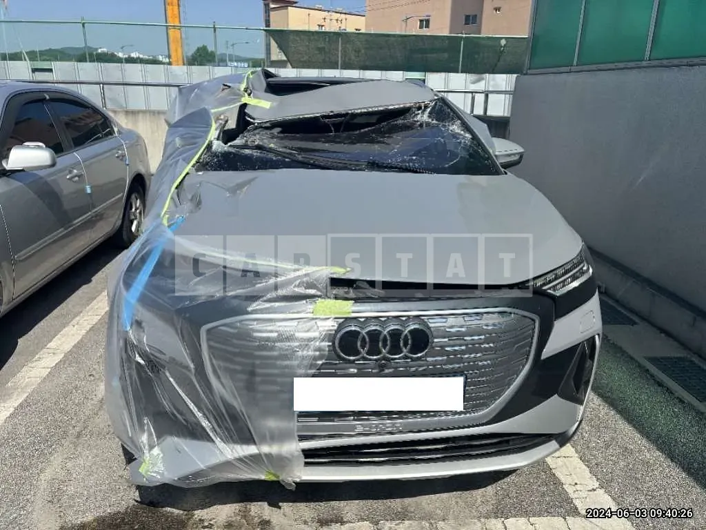 Photo 2 of 16: 2022 Audi Q4 e-tron — Korean insurance auction