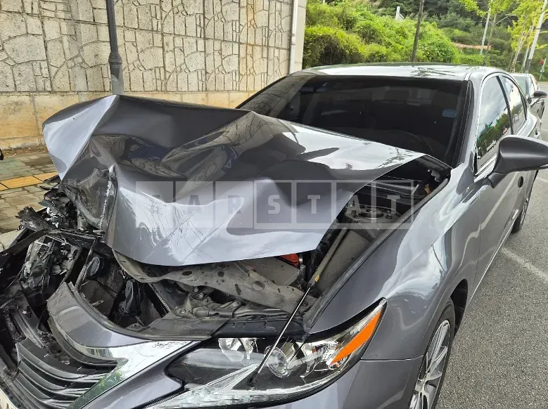Photo 2 of 9: 2018 Lexus ES300h — Korean insurance auction