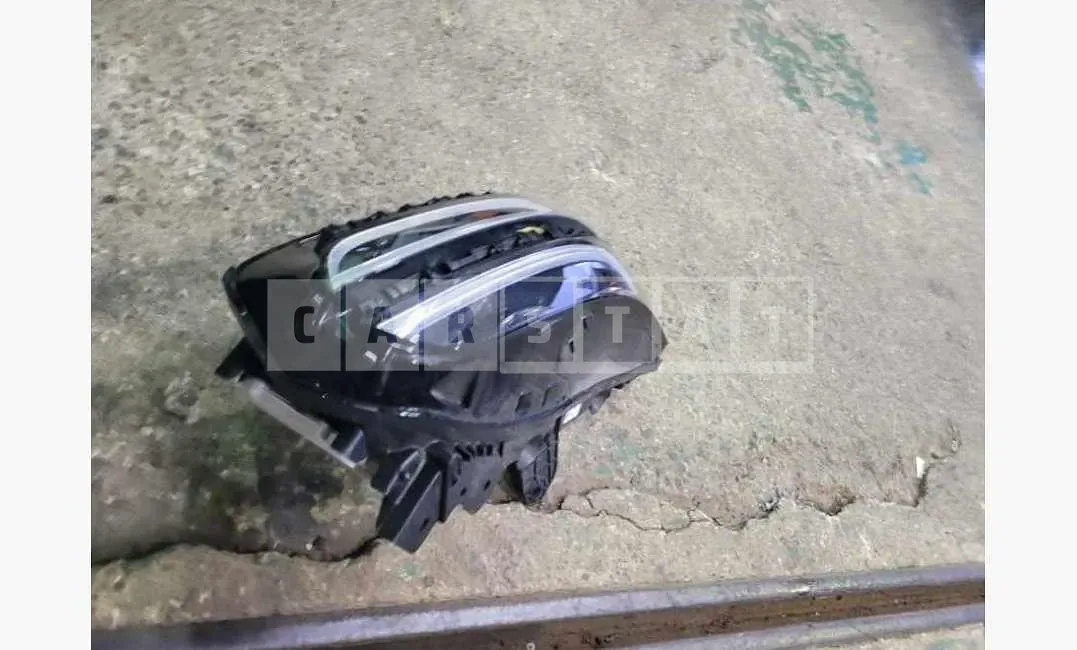 Photo 2 of 6: 2023 Genesis (parts) GV70 Headlamp — Korean insurance auction