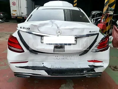 Photo 1 of 32: 2020 Mercedes-Benz E 300 4Matic, VIN W1KZF4KB7LA808328 — Korean insurance auction