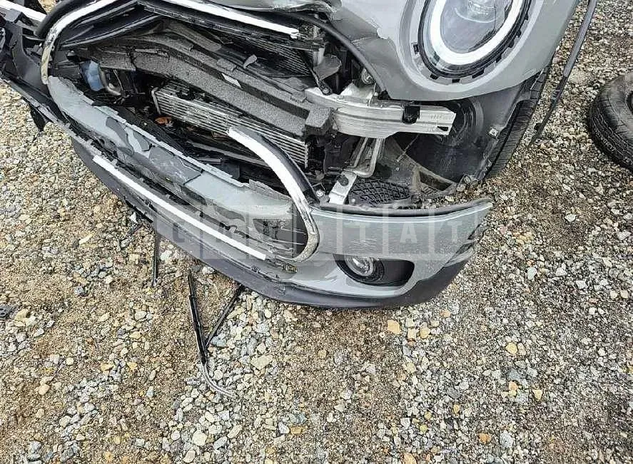 Photo 2 of 18: 2022 MINI Cooper Clubman — Korean insurance auction
