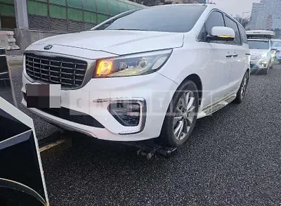 Photo 1 of 36: 2019 Kia Carnival Gasoline — Korean insurance auction