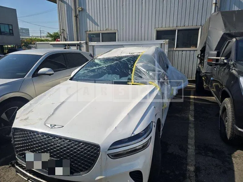 Photo 2 of 8: 2022 Genesis GV70 — Korean insurance auction