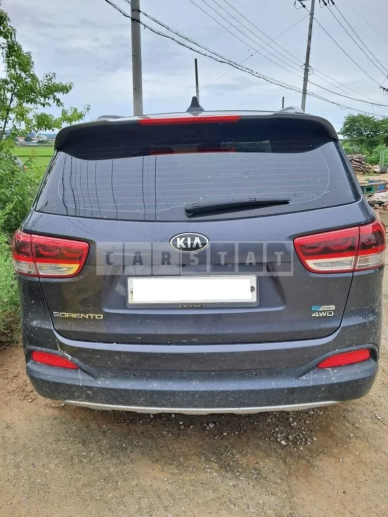 Photo 2 of 9: 2016 Kia Sorento, VIN KNAPK81BDGA192575 — Korean insurance auction