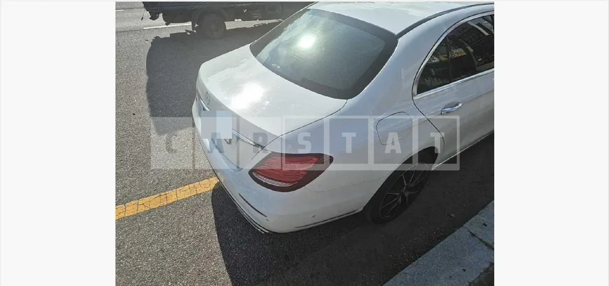 Photo 2 of 23: 2016 Mercedes-Benz E220 d — Korean insurance auction