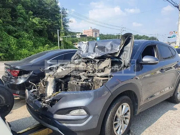 Photo 2 of 11: 2015 Hyundai Tucson TL 2.0, VIN KMHJ281ABGU007236 — Korean insurance auction